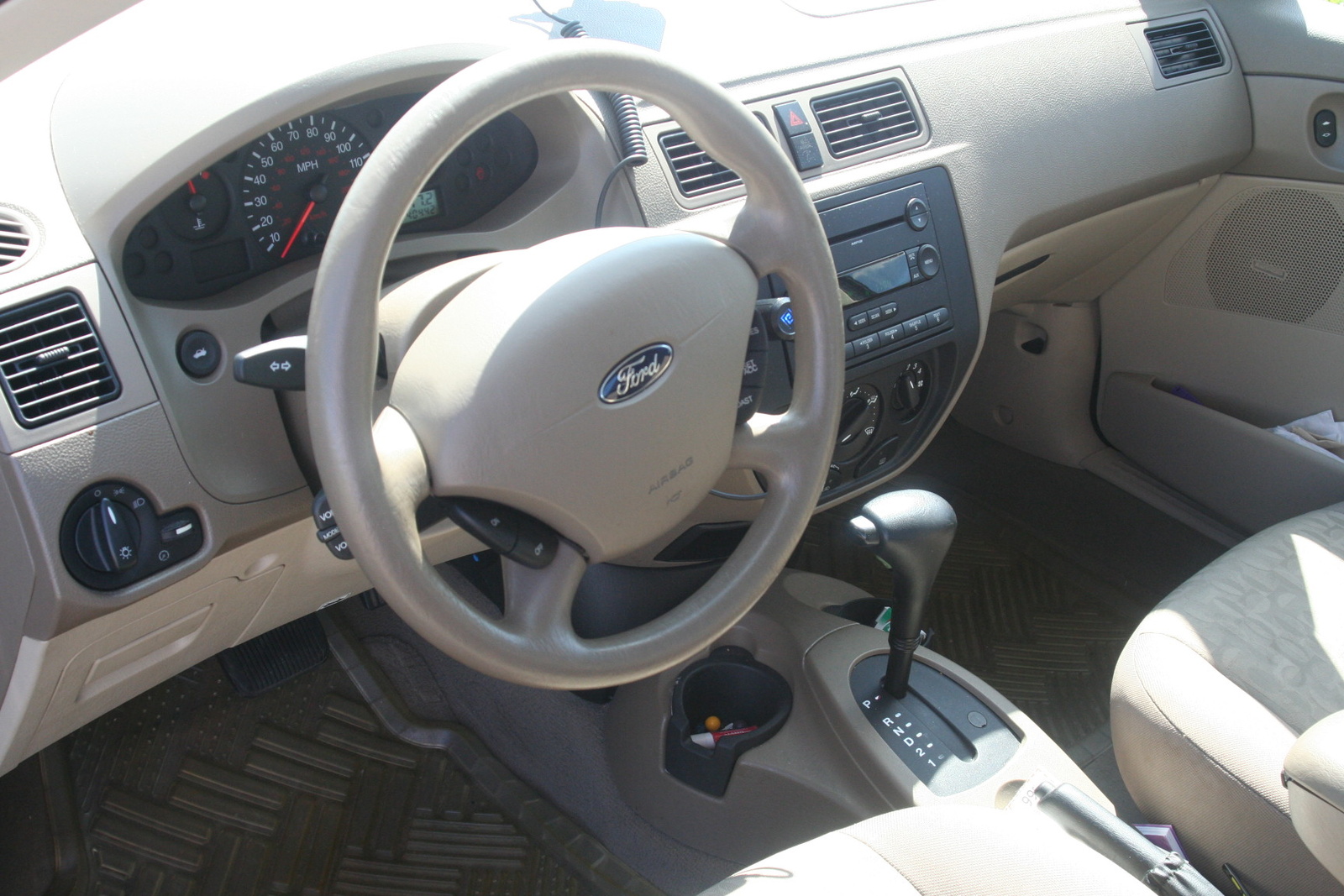 Ford Focus ZX4 SE