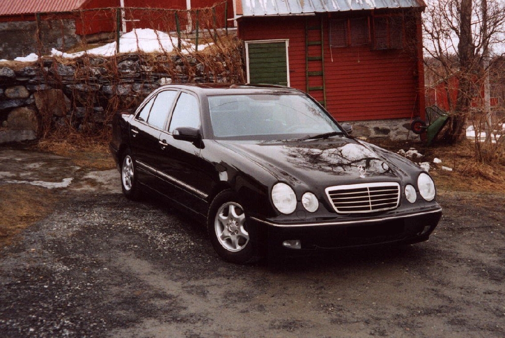 Mercedes-Benz 200 E