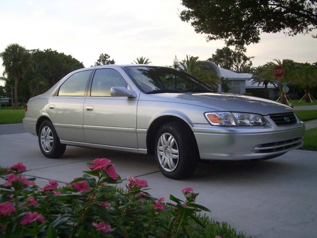 Toyota Camry LE V6