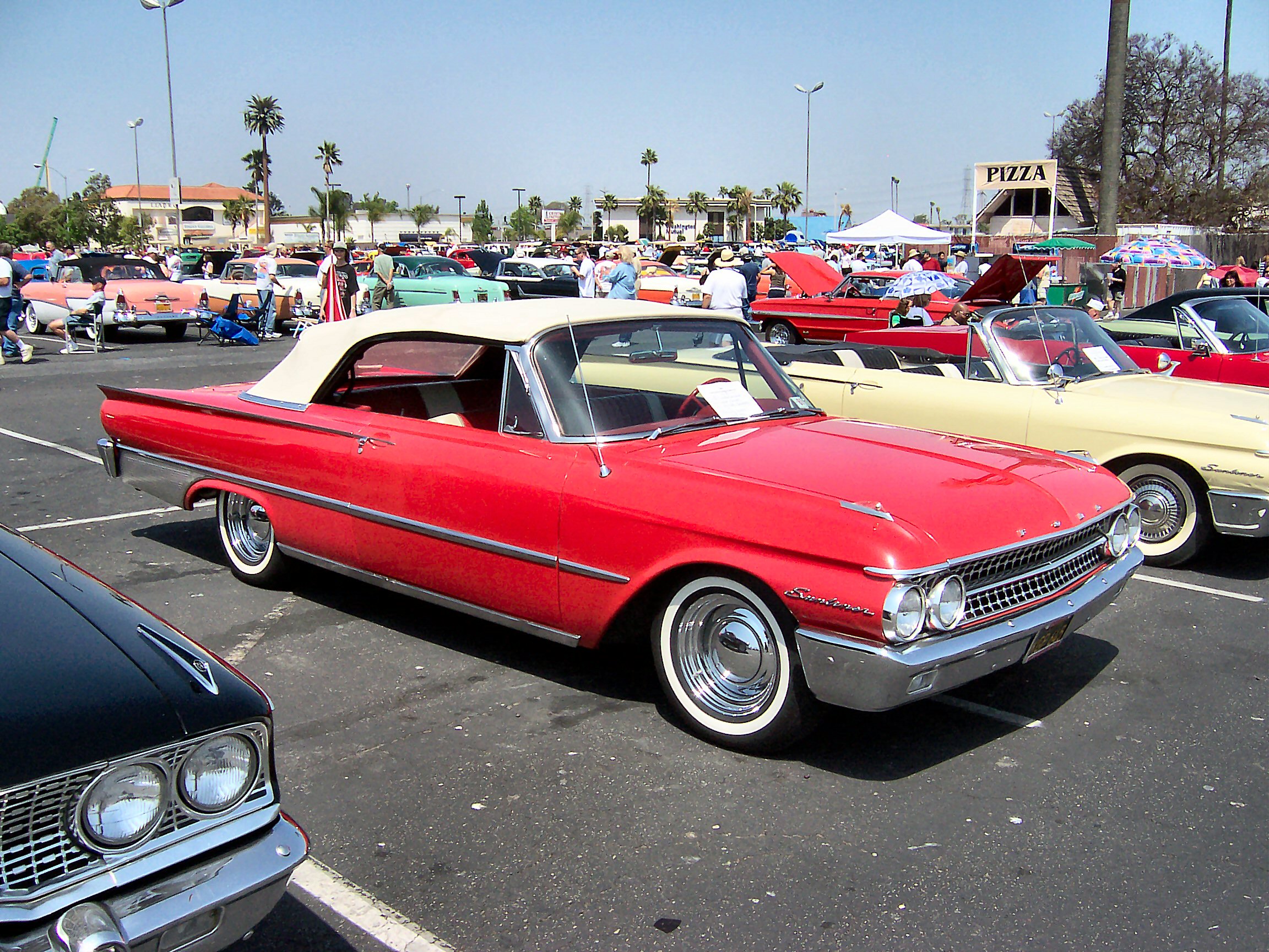 Ford Galaxie Sunliner