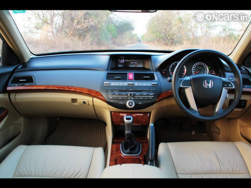 Honda Accord 2.4 MT