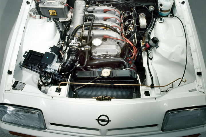 Opel Manta 2.4 400