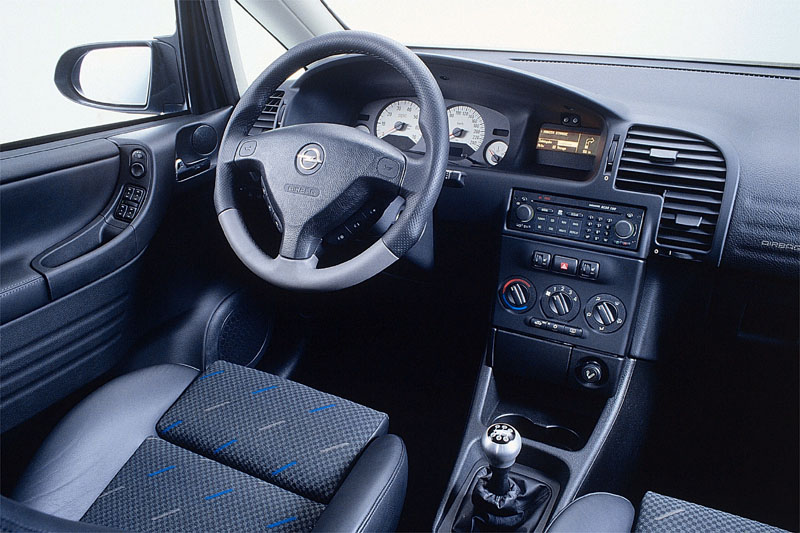 Opel Zafira 2.0 Turbo OPC
