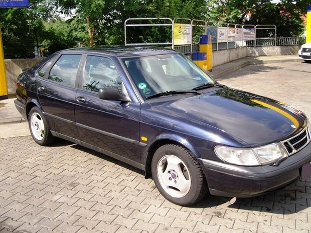 Saab 900 2.0 i