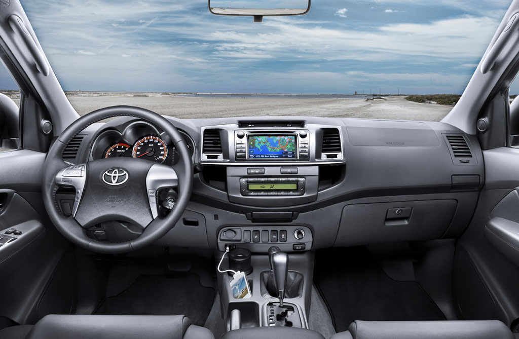 Toyota Hilux 2.5 D 144hp 4WD MT Komfort