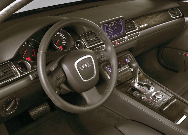 Audi A8 3.2 FSi Quattro