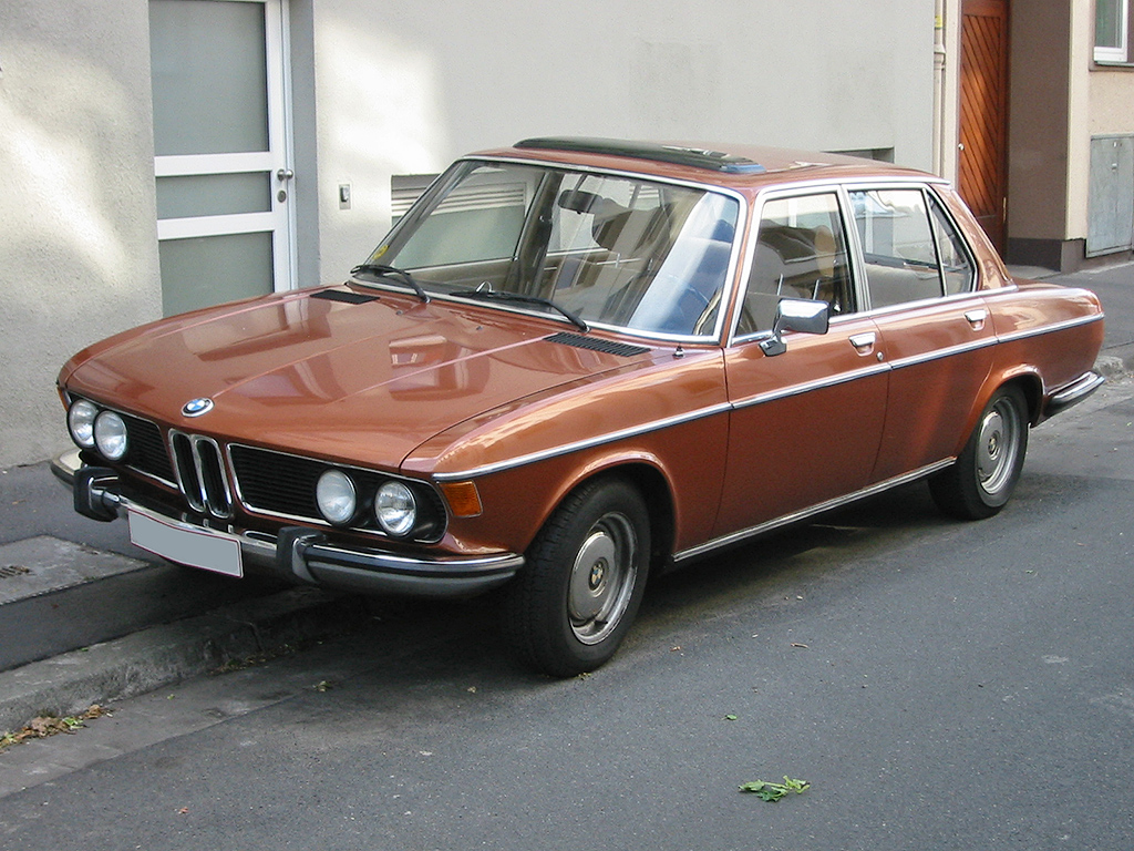 BMW 319 Saloon