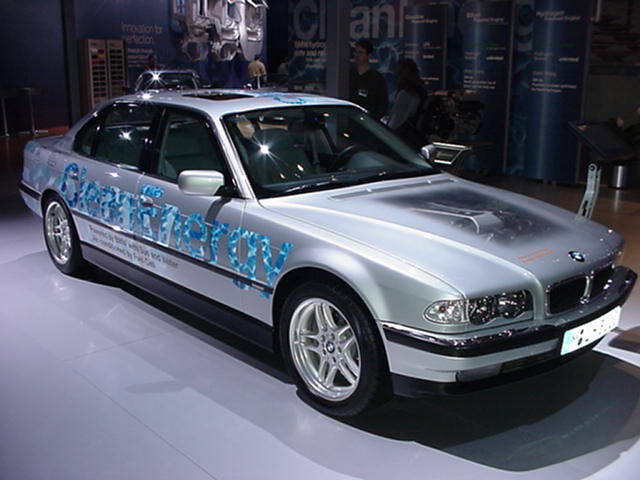 BMW 750 HL