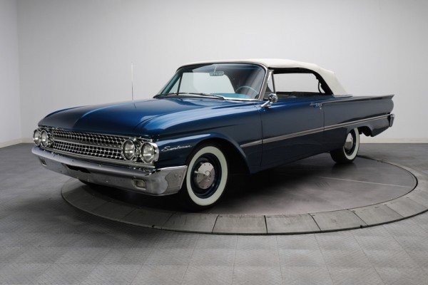 Ford Galaxie Sunliner