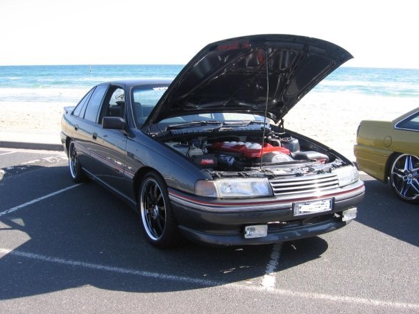 Holden Commodore 5.0 i V8 SS MT