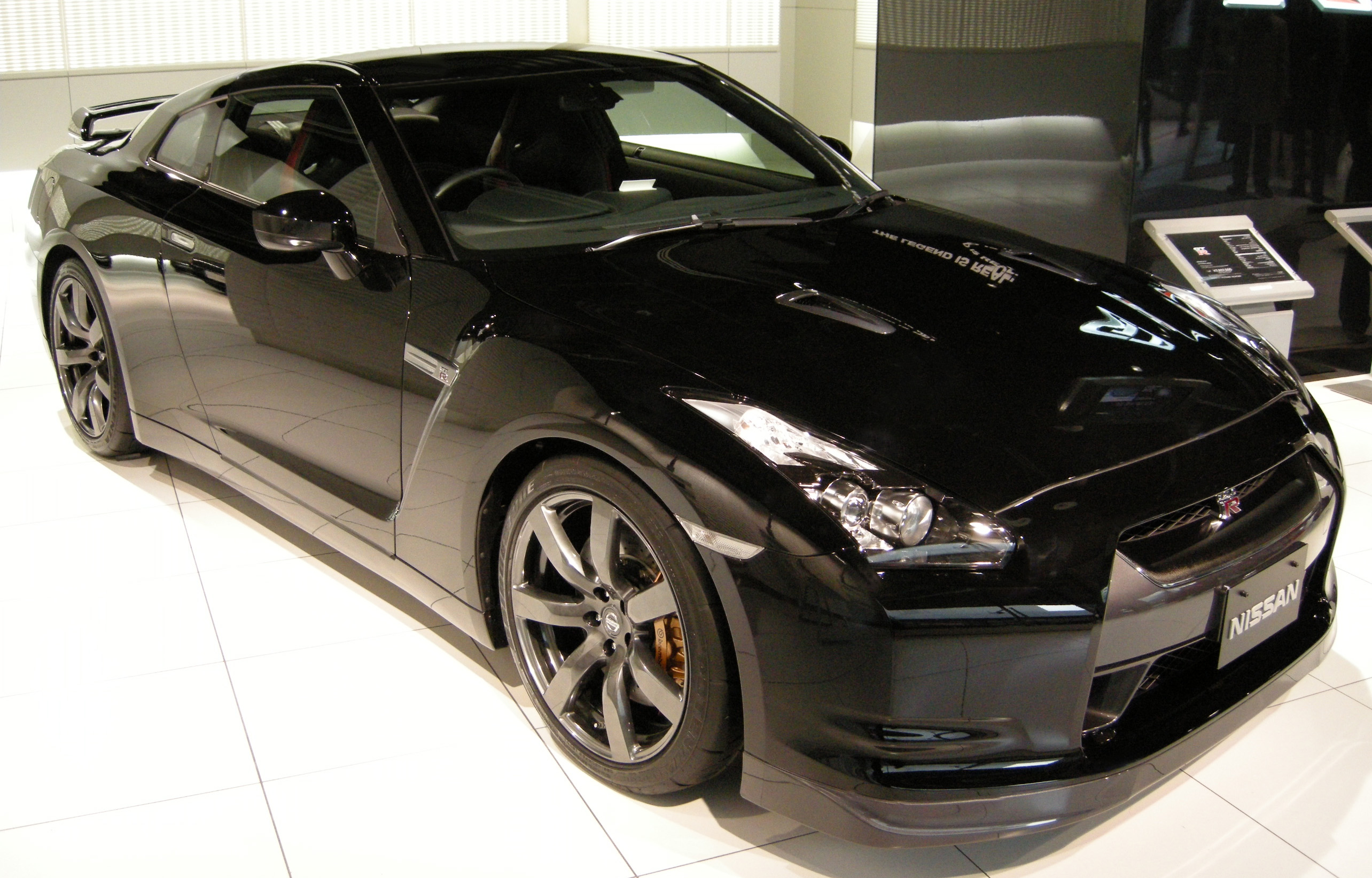 tuning Nissan GT-R 3.8 485hp AT Black Edition