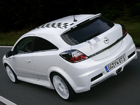 Opel Astra GTC 2.0 Turbo OPC