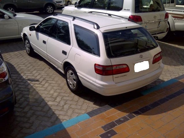 Toyota Camry 2.0 D Station Wagon
