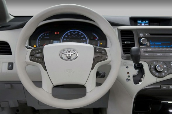 Toyota Sienna CE