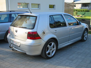 Volkswagen Golf 2.3 V5