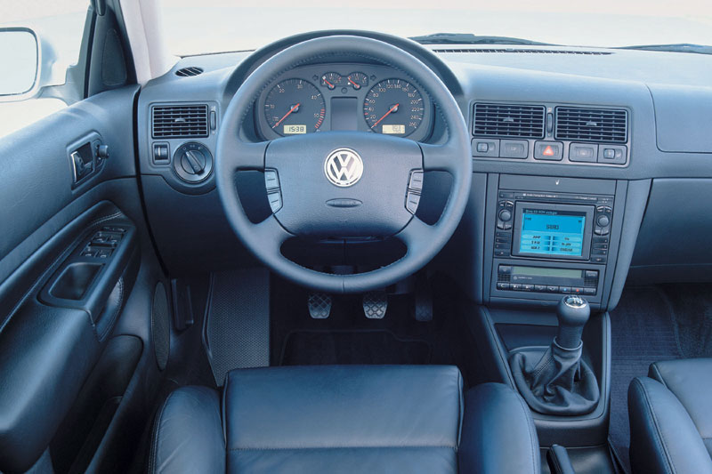 Volkswagen Golf 1.6 i 16V FSI