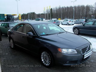 Volvo S80 2.4 D5 AWD AT Momentum