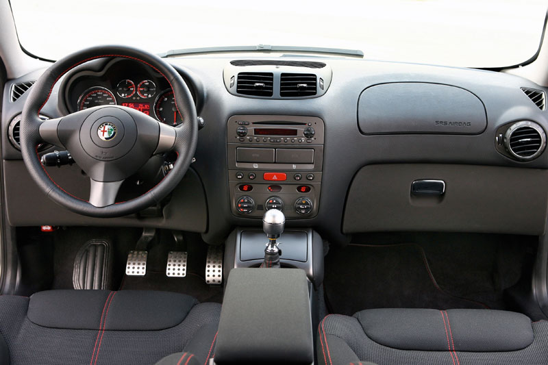 Alfa Romeo GT 3.2 V6 Distinctive