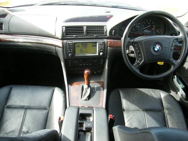 BMW 7 728i AT