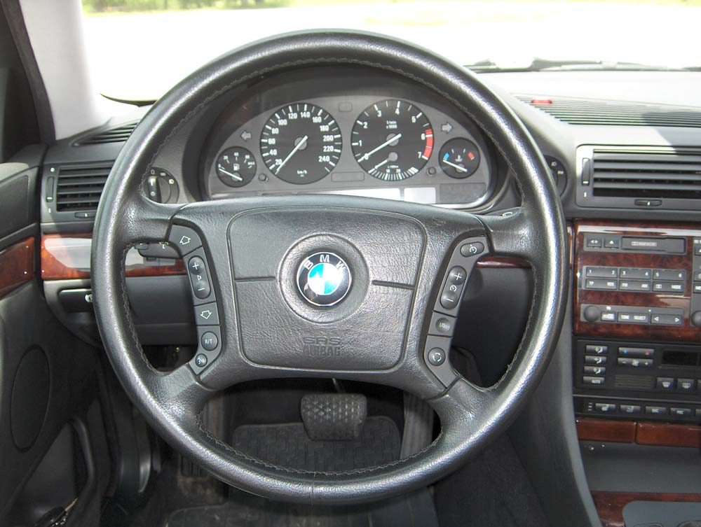 BMW 7 730