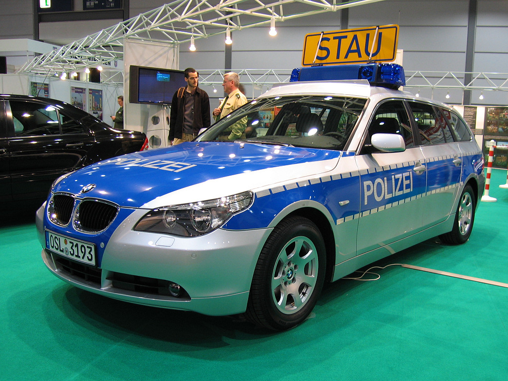 Купить bmw в германии. BMW Polizei. BMW 545i Polizei. БМВ 545i Police. BMW 535i Polizei.