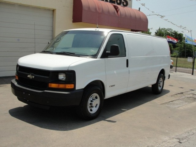 Chevrolet Express Cargo Van G2500 RWD