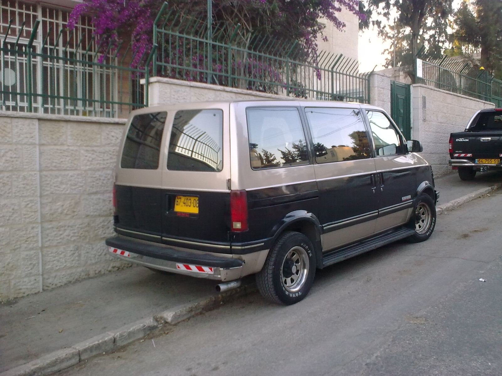 GMC Safari Passenger Van