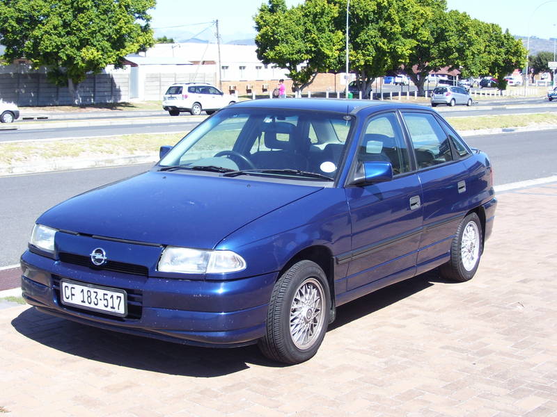 Opel Astra 180i Automatic