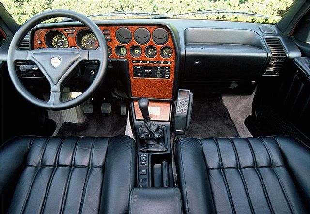 Lancia Thema 2000 16V