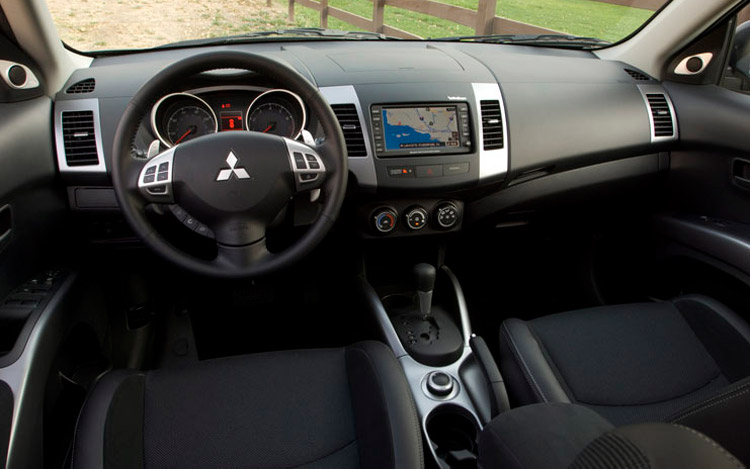 Mitsubishi Outlander ES 4WD