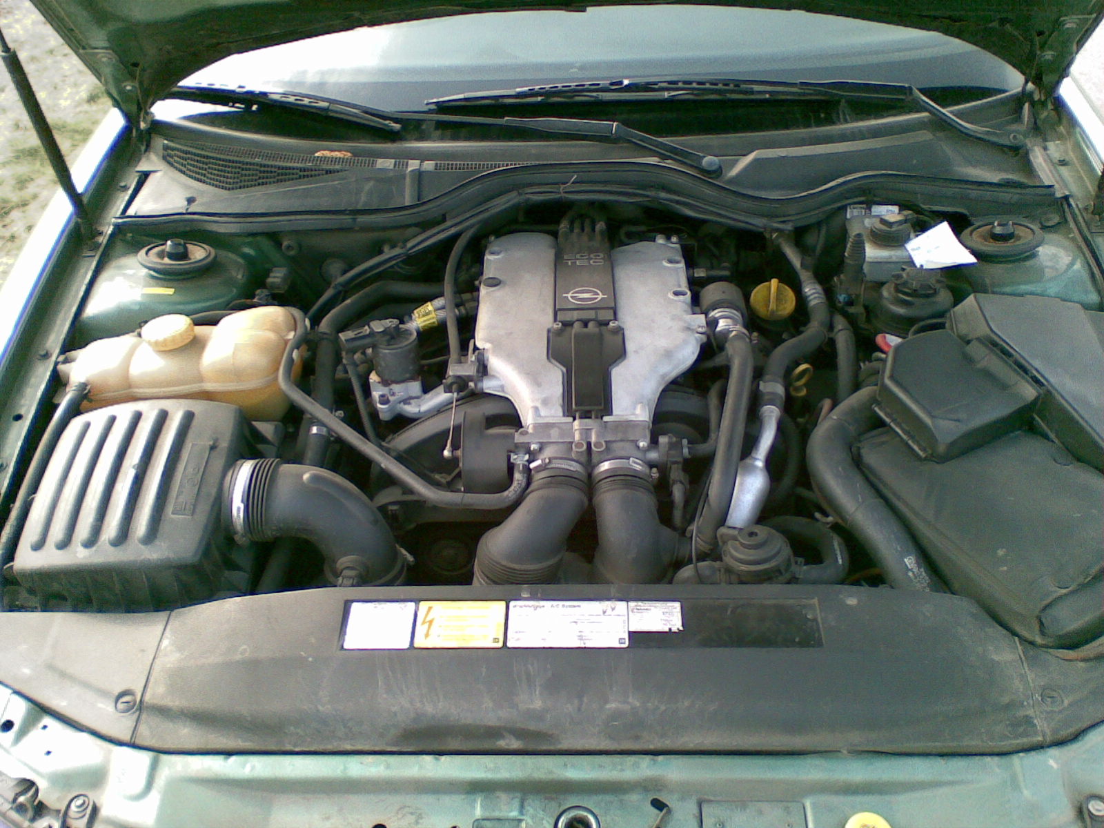 Opel Omega 3.0 i V6 MT