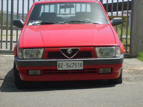 Alfa Romeo 75 2.0 T.S. (B4)