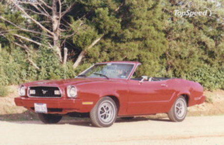 Ford Mustang 2.3 i AT