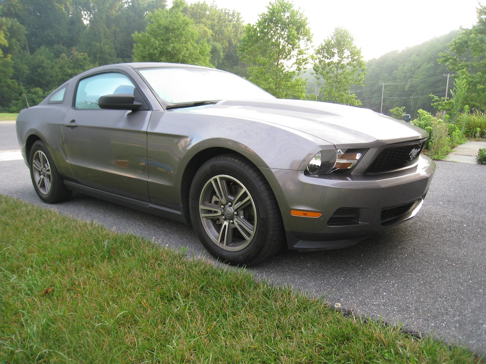Ford Mustang V6 Premium Coupe