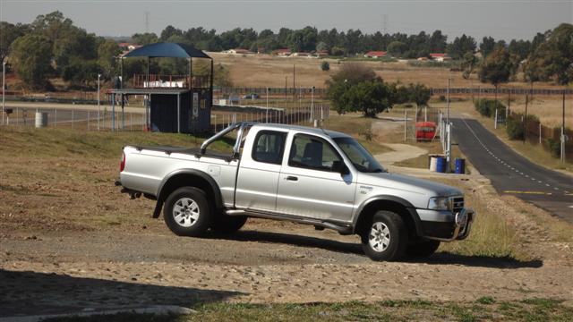 Ford Ranger 4.0 Double Cab XLE 4X4 Automatic