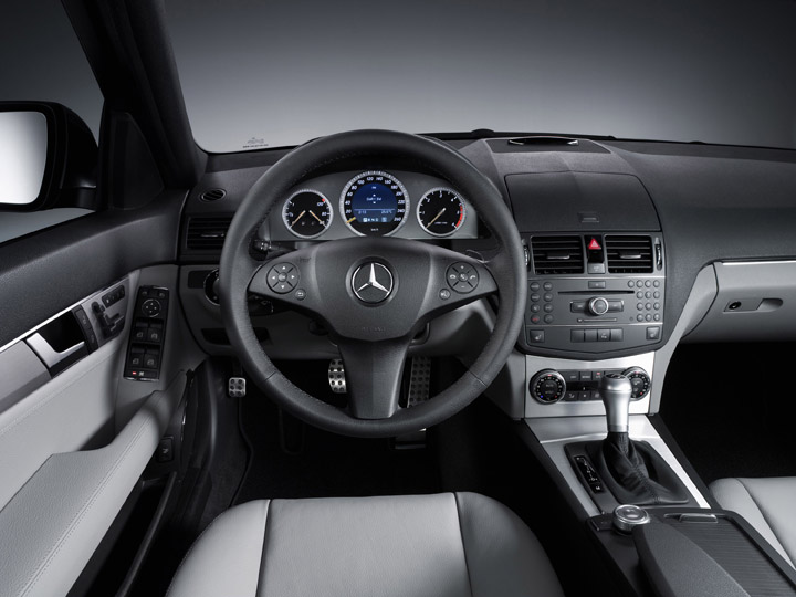 Mercedes-Benz C 200 CGI MT