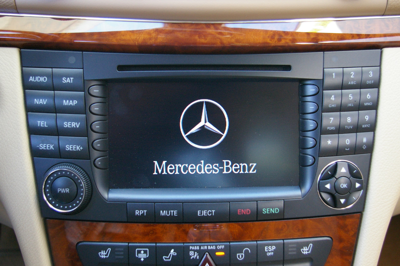 Mercedes-Benz E320