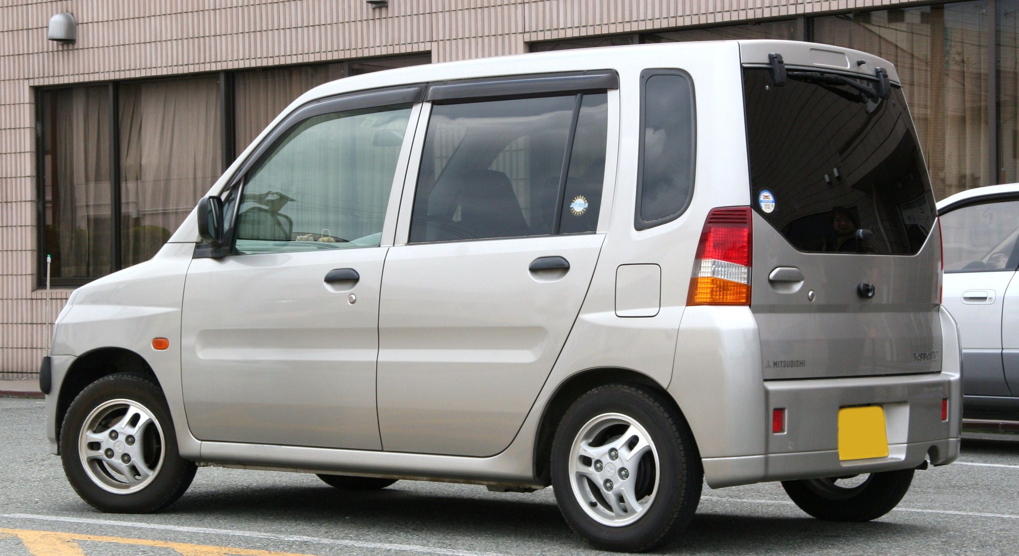 Mitsubishi Toppo 659 R-4WD AT