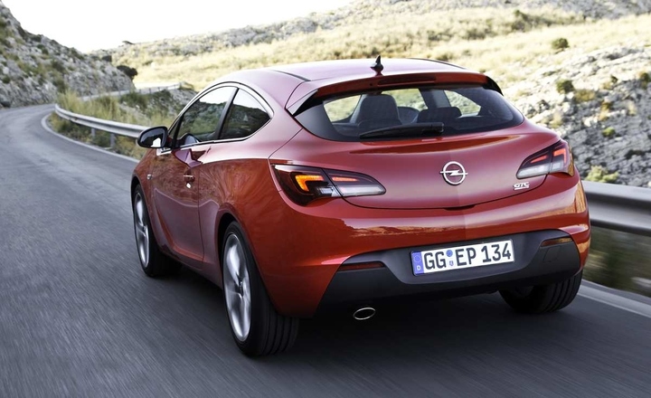 Opel Astra 1.6 Turbo MT