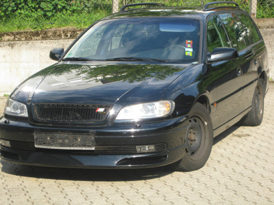 Opel Omega Caravan 2.2