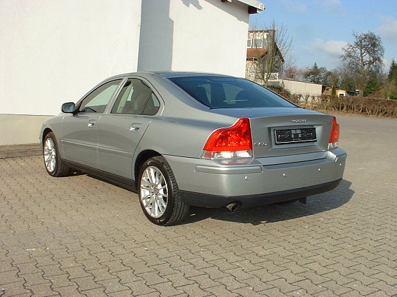 Volvo S60 2.4 D5 AWD AT Momentum