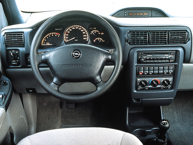 Vauxhall Sintra 2.2 i 16 V