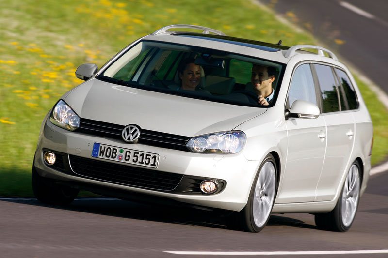 View of Volkswagen Golf Variant 1.2 TSI BlueMotion. Photos, video ...